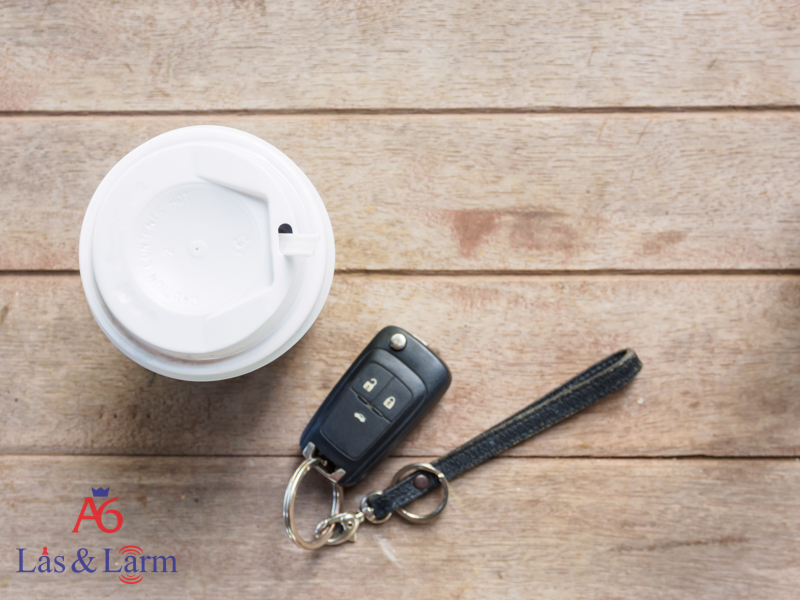 Kaffe och bilnyckel